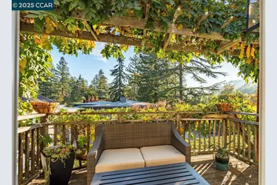 19 Valley View Dr, Orinda, CA 94563 - Photo 42
