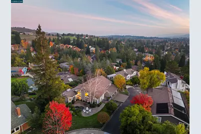 392 Paraiso Dr, Danville, CA 94526 - Photo 2