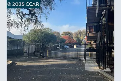 1975 Bonifacio St #5, Concord, CA 94520 - Photo 32