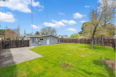 1002 Wyatt Ave, Napa, CA 94559 - Photo 32