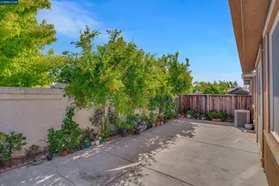 277 Kapalua Bay Cir, Pittsburg, CA 94565 - Photo 28