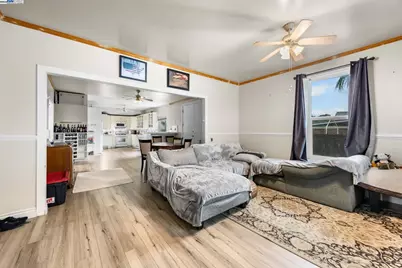 2421 Rumble Rd, Modesto, CA 95350 - Photo 10