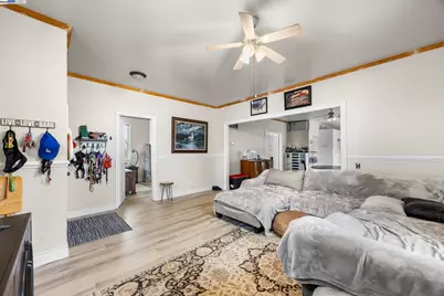 2421 Rumble Rd, Modesto, CA 95350 - Photo 4