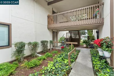 2405 Sunny Ln #3, Antioch, CA 94509 - Photo 2