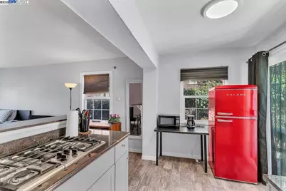 3300 Harrison St, Oakland, CA 94611 - Photo 12