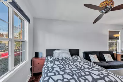 3300 Harrison St, Oakland, CA 94611 - Photo 10