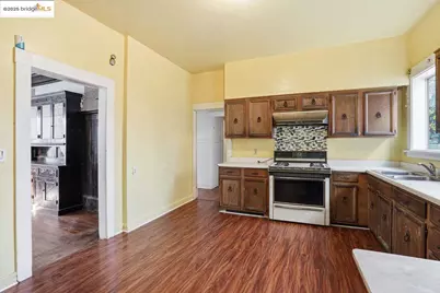 1068 Aileen St, Oakland, CA 94608 - Photo 22