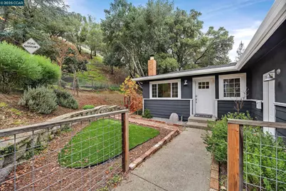 971 Green St, Martinez, CA 94553 - Photo 2