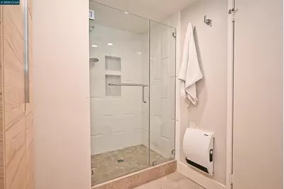 1555 Lakeside Drive #184, Oakland, CA 94612 - Photo 28