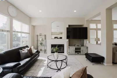 25657 Crestfield Dr, Castro Valley, CA 94552 - Photo 10