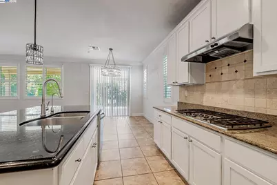 2491 Redbud Way, Manteca, CA 95336 - Photo 2