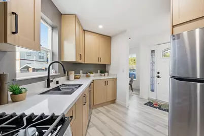 5729 Bancroft Ave, Oakland, CA 94605 - Photo 14