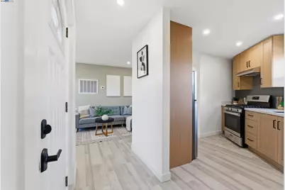 5729 Bancroft Ave, Oakland, CA 94605 - Photo 10