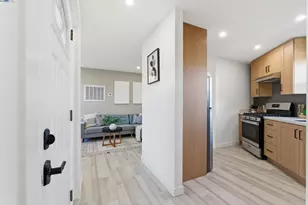 5729 Bancroft Ave, Oakland, CA 94605 - Photo 10