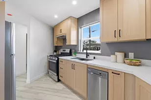 5729 Bancroft Ave, Oakland, CA 94605 - Photo 12