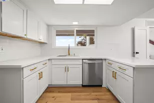 35 San Joaquin Pl, Novato, CA 94947 - Photo 6