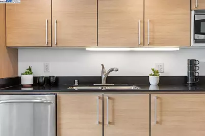 226 2nd St #G2, Oakland, CA 94607 - Photo 10