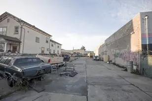 1041 7th Ave, Oakland, CA 94607 - Photo 1