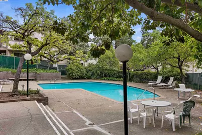 385 Camelback Rd #2, Pleasant Hill, CA 94523 - Photo 18