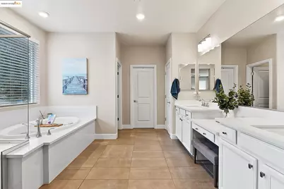 716 Cabada Dr, Brentwood, CA 94513 - Photo 32