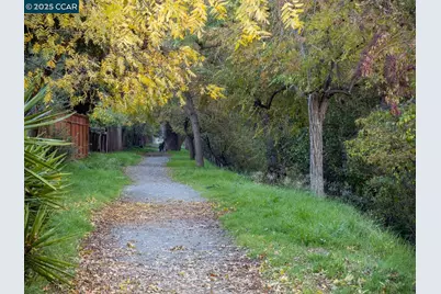 4121 Kensington Dr, Concord, CA 94521 - Photo 44