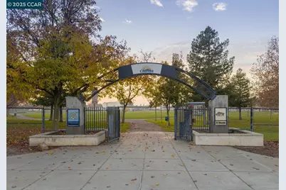 4121 Kensington Dr, Concord, CA 94521 - Photo 42