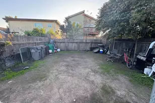 7341 Lockwood St, Oakland, CA 94621 - Photo 22