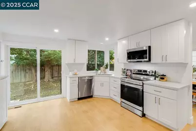 312 Summerfield Dr, Vacaville, CA 95687 - Photo 12