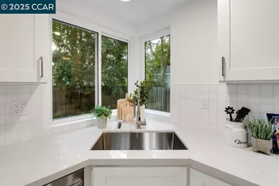 312 Summerfield Dr, Vacaville, CA 95687 - Photo 16