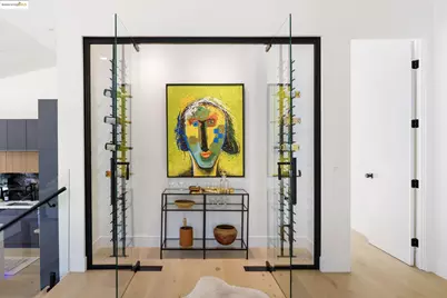 7270 Woodrow Dr, Oakland, CA 94611 - Photo 2