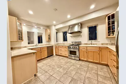 4400 Saint Andrews Rd, Oakland, CA 94605 - Photo 6