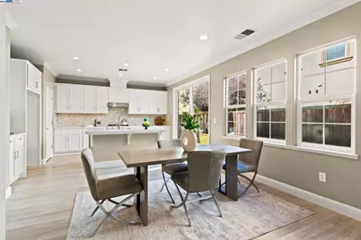 1525 Middle Ln, Hayward, CA 94545 - Photo 8