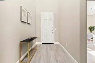 1525 Middle Ln, Hayward, CA 94545 - Photo 2