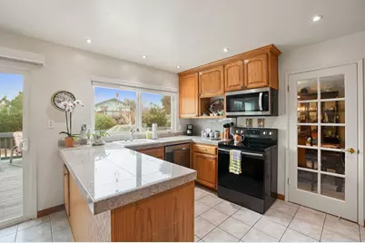 136 Marco Ln, Vacaville, CA 95688 - Photo 10