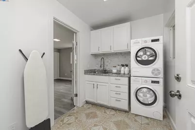 1230 79th Ave, Oakland, CA 94621 - Photo 18