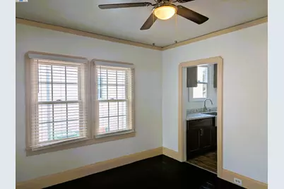 7818 Arthur St, Oakland, CA 94605 - Photo 16