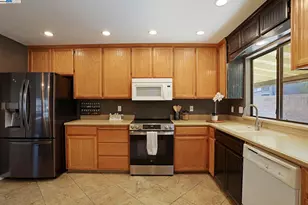 1312 Wylmawood Ln, Modesto, CA 95355 - Photo 12