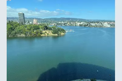 1 Lakeside Dr #821, Oakland, CA 94612 - Photo 32