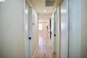 703 Prospector Dr, Stockton, CA 95210 - Photo 14