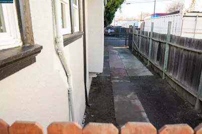 1360 99th Ave, Oakland, CA 94603 - Photo 20