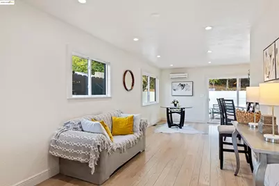 7756 Sunkist Dr, Oakland, CA 94605 - Photo 12