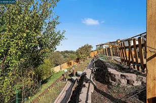 5701 Oakmont Dr, Richmond, CA 94806 - Photo 38