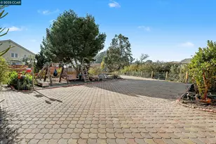 5701 Oakmont Dr, Richmond, CA 94806 - Photo 38