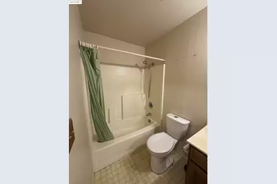 240 N Bayshore Blvd #303, San Mateo, CA 94401 - Photo 10