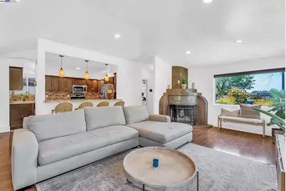 6400 Mokelumne Ave, Oakland, CA 94605 - Photo 2