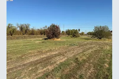 124/130/136 Yosemite Meadows Dr, Modesto, CA 95357 - Photo 12