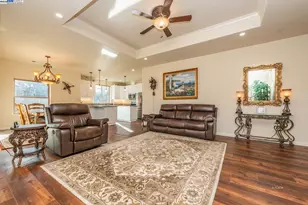 220 Fairway Dr, Weaverville, CA 96093 - Photo 2