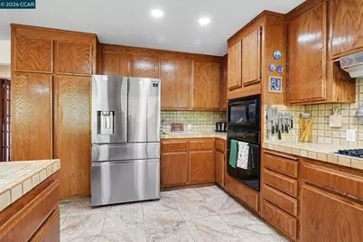 165 Travalini Ct., El Sobrante, CA 94803 - Photo 14