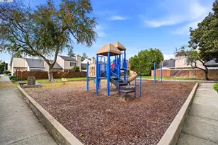 27639 Eucalyptus Ct, Hayward, CA 94544 - Photo 46