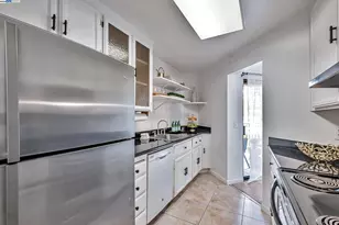 1960 Barrymore Common, Fremont, CA 94538 - Photo 8